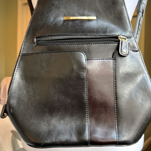 Beautiful Two toned leather backpack - Picture 2 of 6